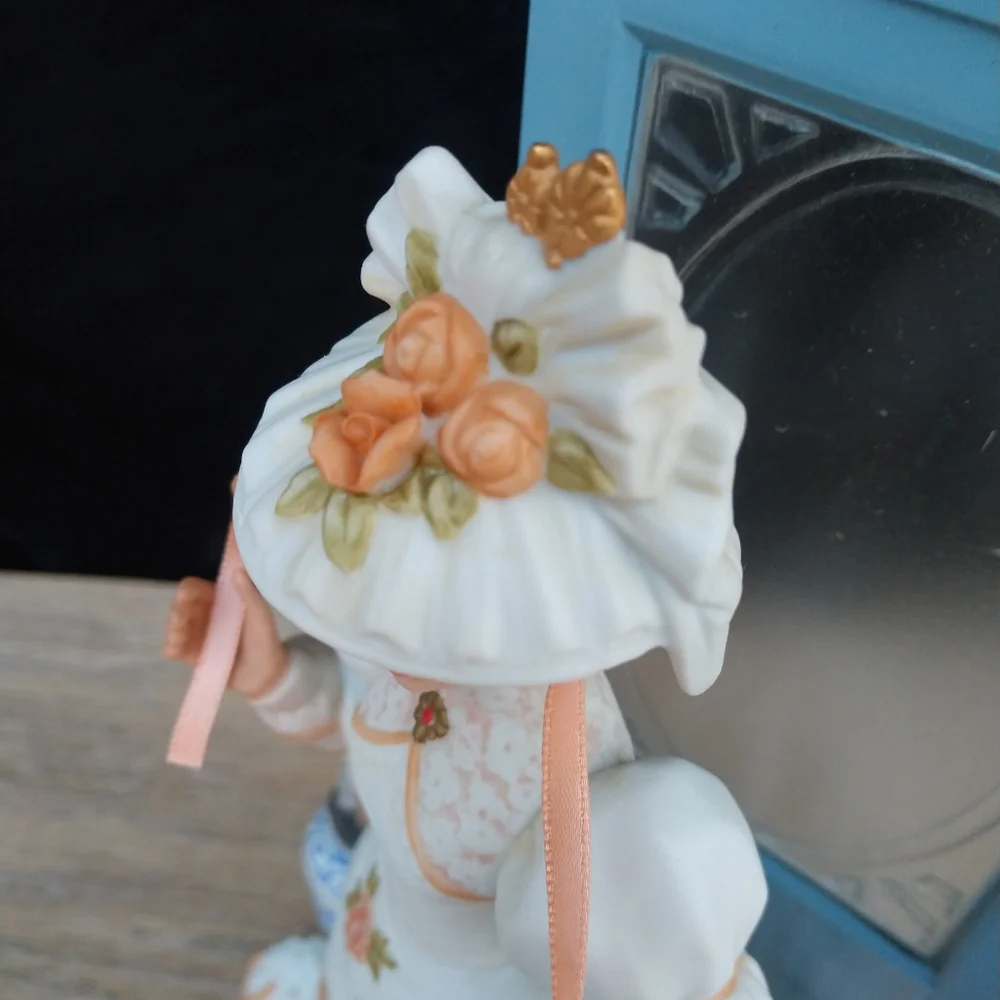 Porcelain Victorian Lady Large Figurine Mrs Albee Fixing Hat in Front of Door - Picture 4 of 6